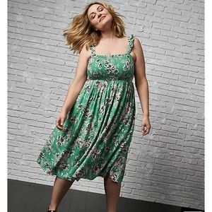 Torrid 2  NWOT midi smocked dress